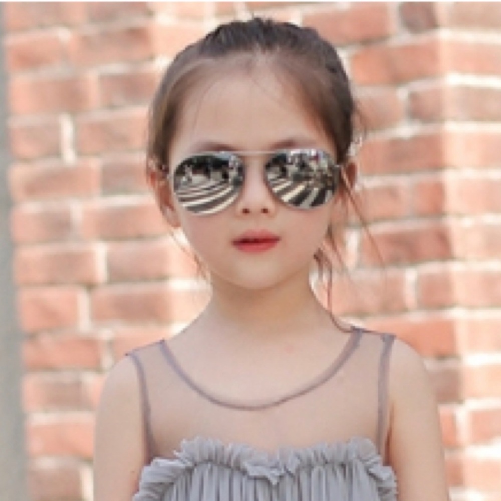 🎉HOST PICK | Girls Rose Gold Aviator Sunglasses ✨ - Picture 2 of 3